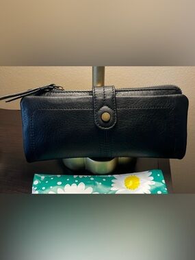 American Leather Co.’s Classic Black Pebbled Leather wallet Like new